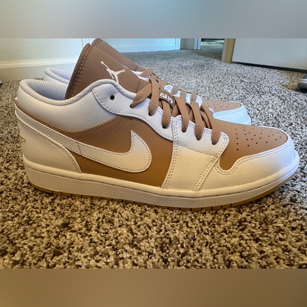 Nike Jordan 1 low, new with tags, size 10